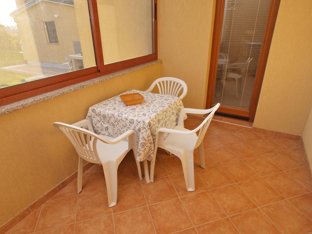 Apartments Fumica 954 Pula Exterior foto